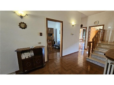 Foto Villa a schiera a Empoli Serravalle - Tinaia di 200 m² con 6 locali