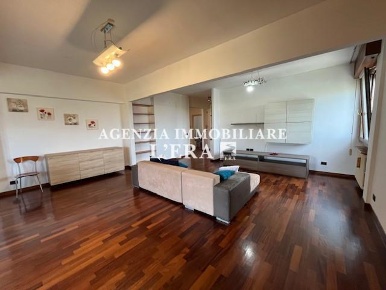 Foto Appartamento a Pontedera Centro di 125 m² con 6 locali in vendita