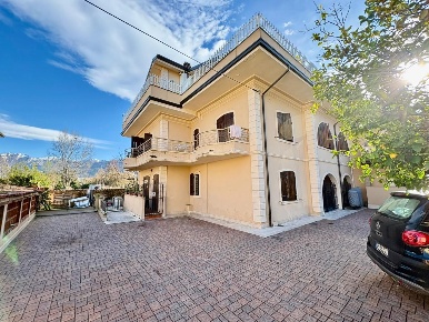 Foto Attico a Massa Marina di Massa Centro di 70 m² con 3 locali in vendita