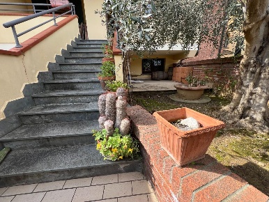 Foto Villa a schiera a Cecina Cecina Centro di 85 m² con 5 locali