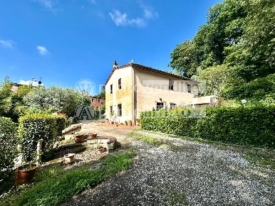 Foto Rustico a Capannori Gragnano - Lappato di 170 m² con 7 locali