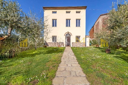 Foto Villa unifamiliare a Capannori Pieve San Paolo - Santa Margherita