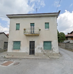 Foto Case semi ndipendenti a Giussano Centro di 134 m² con 4 locali