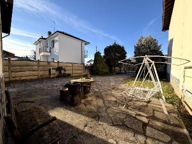 Foto Villa singola a Mesero di 150 m² con 4 locali in vendita