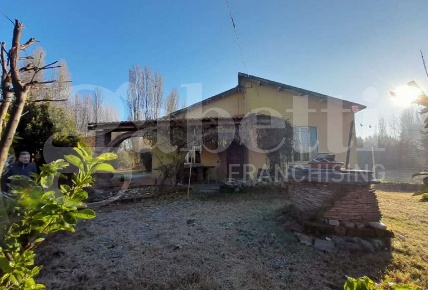 Foto Villa singola in Via dell'unitÃ  191, Lusia Centro di 160 m²