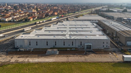 Foto Capannone industriale in Streppina, Origgio di 6290 m² in affitto