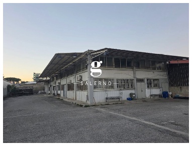 Foto Capannone industriale in Zanzella Della Porta, Salerno di 600 m²