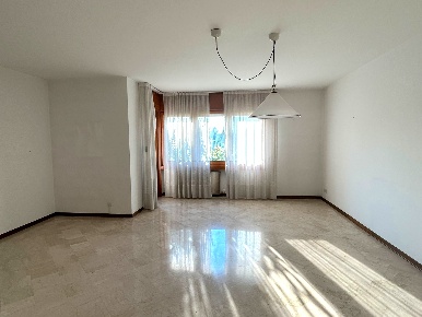 Foto Appartamento a Udine Viale Venezia - Cormor di 198 m² con 5 locali