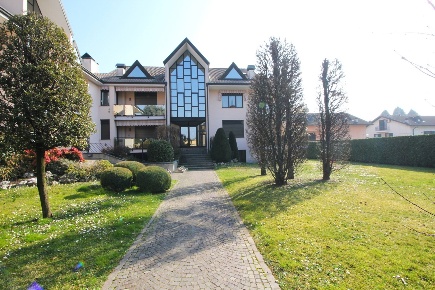 Foto Appartamento in Via Marconi 63, Magnago Centro di 136 m² con 3 locali