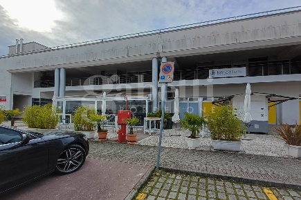 Foto Ufficio in Viale del Benessere SNC, Cordenons di 265 m² con 2 locali