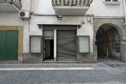 Foto Negozio in Sirena, Napoli Barra di 30 m² con 2 locali in vendita