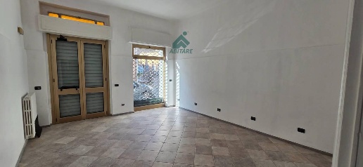 Foto Negozio a Bollate Centro di 35 m² con 1 locali in affitto