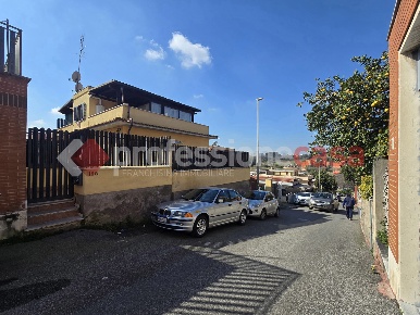 Foto Appartamento in Via dei Malaspina 20, Roma Pisana - Bravetta di 48 m²