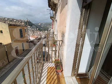 Foto Casa indipendente in Via DOTTOR SOLARINO 2-6, Ragusa Ibla di 130 m²