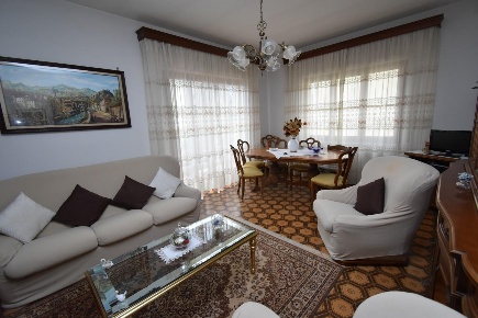 Foto Villa unifamiliare a Pisa Porta a Lucca di 260 m² con 9 locali