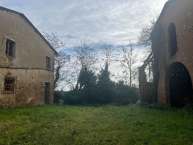 Foto Casale a Palaia Centro di 653 m² con 15 locali in vendita