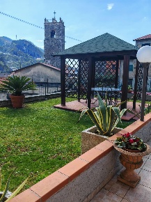 Foto Case semi ndipendenti a Carrara Miseglia, Bedizzano, Codena di 232 m²