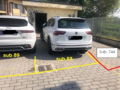 Foto Box a Milano Cantalupa - San Paolo di 12 m² con 1 locali in vendita