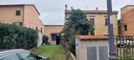 Foto Laboratorio a Bientina Centro di 157 m² con 3 locali in vendita