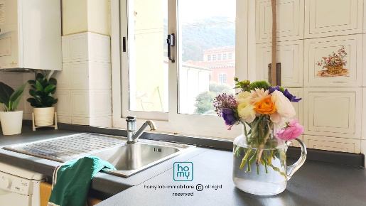 Foto Appartamento a Carrara Centro di 130 m² con 6 locali in vendita