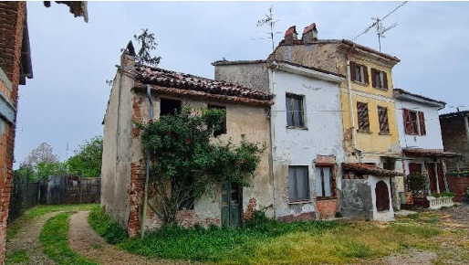 Foto Villa unifamiliare a Arena Po Ripaldina di 271 m² con 12 locali