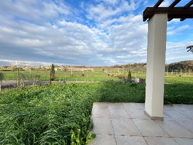 Foto Villa bifamiliare a Ponsacco di 200 m² con 7 locali in vendita