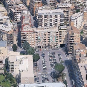 Foto Locale commerciale in Piazza Della Balduina, Roma Balduina di 83 m²