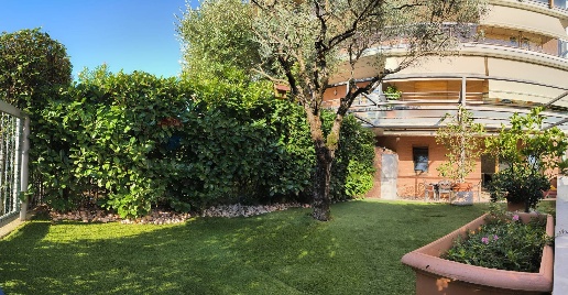 Foto Appartamento in via Marzanica 7c, Torre Boldone Centro di 175 m²