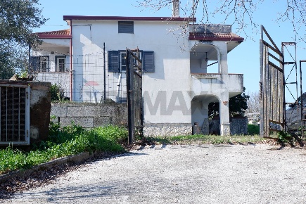 Foto Casa indipendente in Via Linara 32, Limatola Giardoni di 240 m²