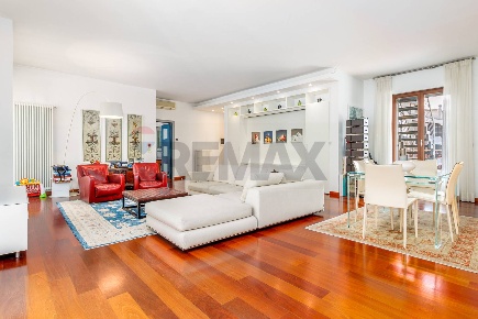 Foto Attico in via Clara Maffei 15, Bergamo Stazione di 230 m² con 4 locali