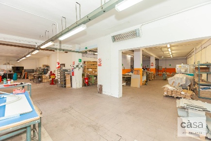 Foto Capannone industriale in Viale Valganna 240, Varese di 860 m²