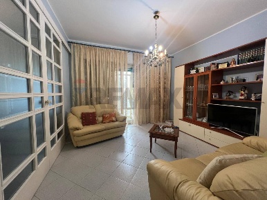 Foto Appartamento in Via Catania 109, Enna Centro di 121 m² con 6 locali