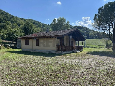 Foto Chalet in Via Poggio snc, Valtopina di 84 m² con 3 locali in vendita