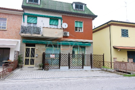 Foto Casa indipendente in Via Provinciale 5, Argenta Centro di 250 m²