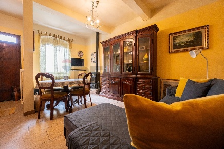 Foto Case semi ndipendenti in Strada Martiri della Libertà 228, di 131 m²