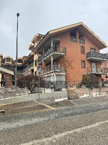 Foto Appartamento in VIA ROSSINI 1, Beinasco Centro di 105 m² con 4 locali