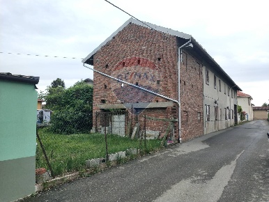 Foto Casa indipendente in Via Graziosi 4, Tornaco Centro di 203 m²