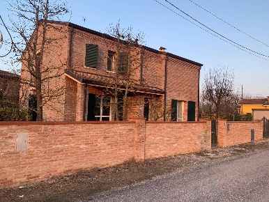 Foto Villa unifamiliare in Via Del Capitello 21, Ferrara Cona di 200 m²
