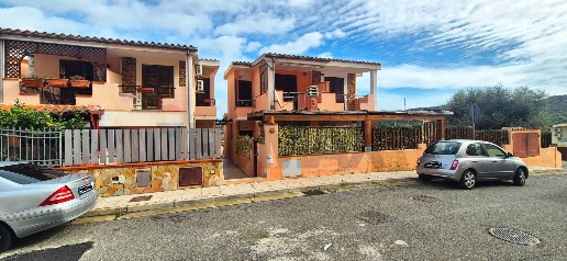 Foto Villa a schiera a Villasimius Centro di 75 m² con 4 locali in vendita