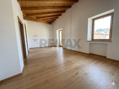 Foto Appartamento in VIA ROMA 48, Viggiù Centro di 70 m² con 2 locali