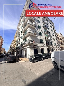 Foto Locale commerciale in VIA DIEGO PELUSO 24, Taranto Tre Carrare