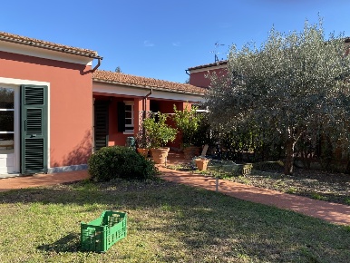 Foto Appartamento a Sarzana Sarzanello, San Lazzaro di 119 m² con 5 locali