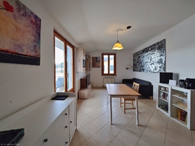 Foto Appartamento in Via Nave, Sarzana di 77 m² con 4 locali in vendita