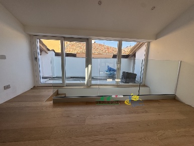 Foto Appartamento in Vicolo San Tiburzio, Parma Centro Storico di 205 m²