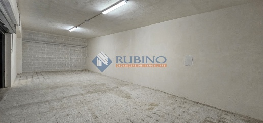 Foto Posti auto in Via Aurelio Carrante 9, Bari Poggiofranco di 60 m²