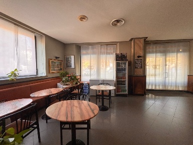 Foto Locale commerciale in Via Roma 1, Busseto Centro di 1000 m² in vendita