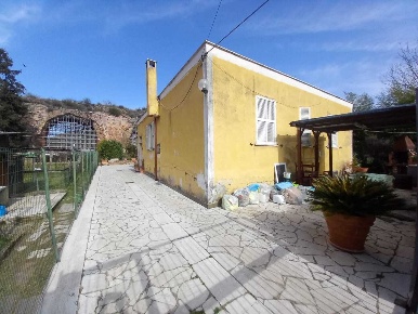 Foto Villa unifamiliare in Via Empolitana 272, Tivoli Arci Empolitana