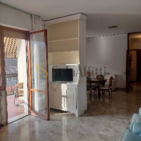Foto Appartamento a Firenze Galluzzo di 105 m² con 5 locali in affitto