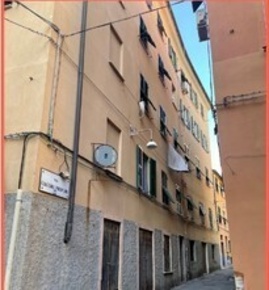 Foto Appartamento in Via Giacomo Profumo 2, Genova Voltri di 60 m² all'asta