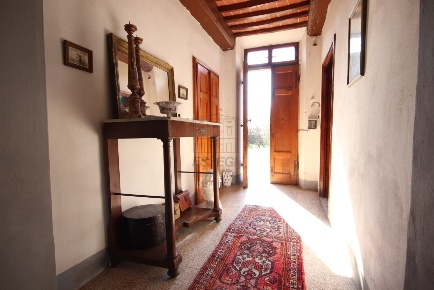 Foto Casale in via della chiesa di Camigliano Camigliano 1, Lucca Arancio